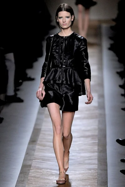 Look 12